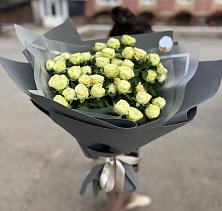 Букет Белые кустовые розы Солинеро в Шарье